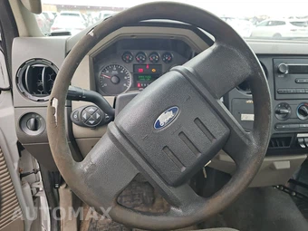 2008 Ford Super Duty F-450 Cab Chassis XL Regular Cab DRW - miniatura 10