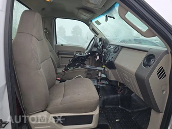 2008 Ford Super Duty F-450 Cab Chassis XL Regular Cab DRW - miniatura 8