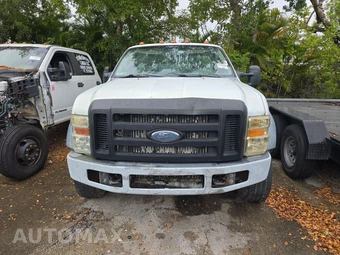 2008 Ford Super Duty F-450 Cab Chassis XLT Regular Cab DRW - miniatura 2