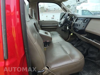 2008 Ford Super Duty F-450 Cab Chassis XLT Regular Cab DRW - miniatura 8