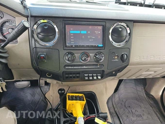 2008 Ford Super Duty F-450 Cab Chassis XLT Regular Cab DRW - miniatura 10
