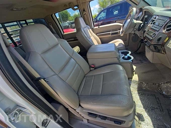 2008 Ford Super Duty F-550 Cab Chassis Lariat Crew Cab DRW - miniatura 17