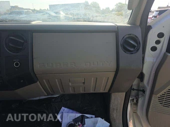 2008 Ford Super Duty F-550 Cab Chassis XL Crew Cab DRW - miniatura 15