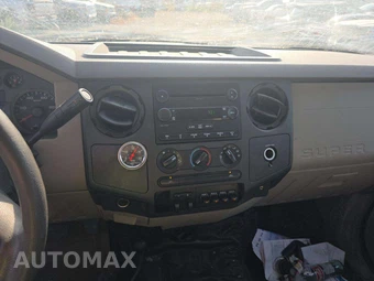 2008 Ford Super Duty F-550 Cab Chassis XL Crew Cab DRW - miniatura 7