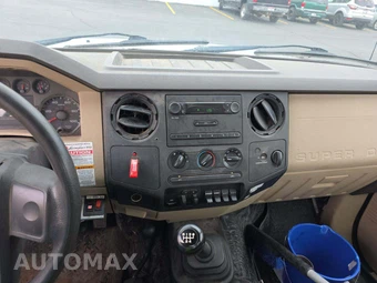 2008 Ford Super Duty F-550 Cab Chassis XL Regular Cab DRW - miniatura 10