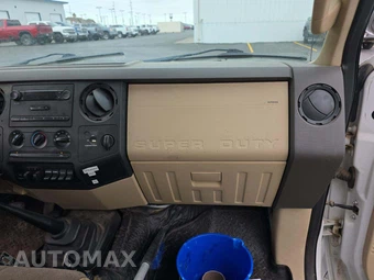 2008 Ford Super Duty F-550 Cab Chassis XL Regular Cab DRW - miniatura 16