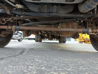 2008 Ford Super Duty F-550 Cab Chassis XL Regular Cab DRW - miniatura 17