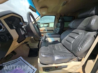 2008 Ford Super Duty F-550 Cab Chassis XLT Crew Cab DRW - miniatura 3