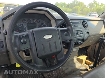 2008 Ford Super Duty F-550 Cab Chassis XLT Regular Cab DRW – miniatura 10
