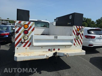 2008 Ford Super Duty F-550 Cab Chassis XLT Regular Cab DRW – miniatura 5