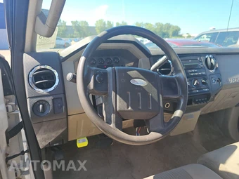 2008 Ford Super Duty F-550 Cab Chassis XLT Regular Cab DRW - miniatura 11