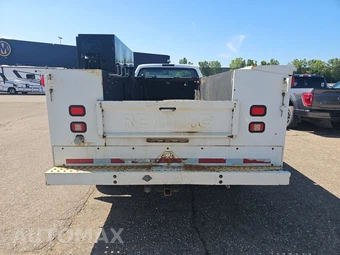 2008 Ford Super Duty F-550 Cab Chassis XLT Regular Cab DRW - miniatura 5