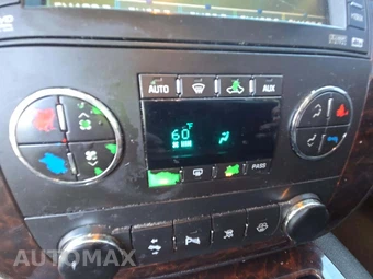 2008 GMC Yukon Denali 5SA – miniatura 38