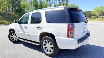 2008 GMC Yukon Denali 5SA - miniatura 3