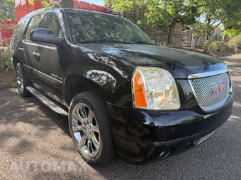 2008 GMC Yukon Denali 5SA - samochód z USA z aukcji Manheim, oferta Kup Teraz w AUTOMAX