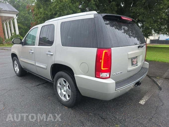 2008 GMC Yukon Denali 5SA – miniatura 2