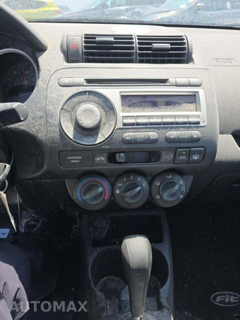 2008 Honda Fit - miniatura 7