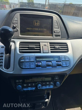 2008 Honda Odyssey Touring 118.1" WB - miniatura 17