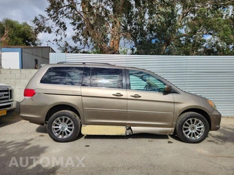 2008 Honda Odyssey Touring w/PAX Tires 118.1" WB - miniatura 9