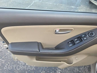 2008 Hyundai Elantra GLS - miniatura 9