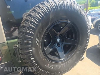 2008 Jeep Wrangler Sahara – miniatura 7