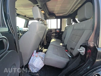 2008 Jeep Wrangler Unlimited Sahara - miniatura 13