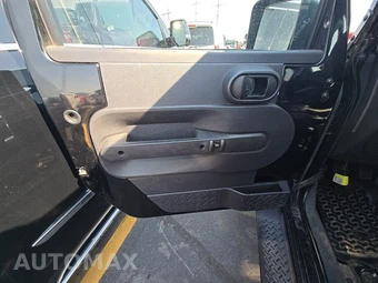 2008 Jeep Wrangler Unlimited Sahara - miniatura 9