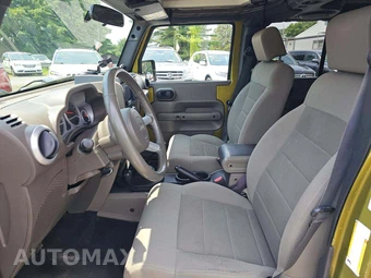 2008 Jeep Wrangler Unlimited Sahara - miniatura 3