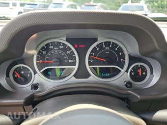 2008 Jeep Wrangler Unlimited Sahara - miniatura 6
