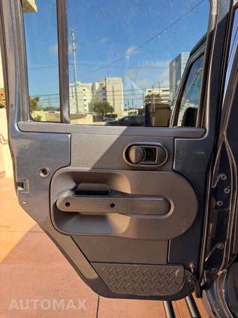 2008 Jeep Wrangler Unlimited Sahara - miniatura 11