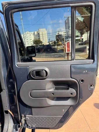 2008 Jeep Wrangler Unlimited Sahara - miniatura 14