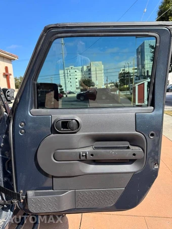 2008 Jeep Wrangler Unlimited Sahara - miniatura 16