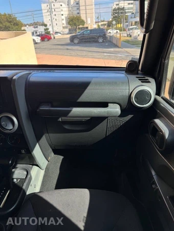 2008 Jeep Wrangler Unlimited Sahara - miniatura 21