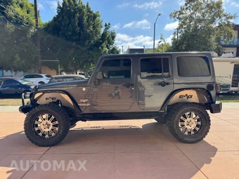 2008 Jeep Wrangler Unlimited Sahara - miniatura 4