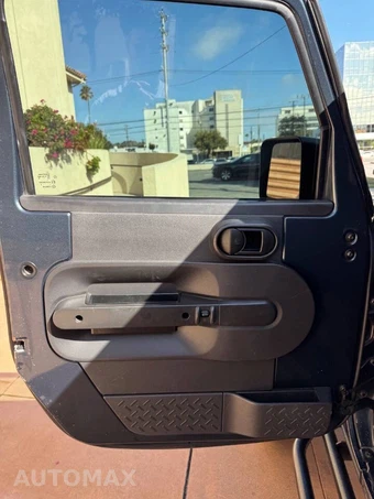 2008 Jeep Wrangler Unlimited Sahara - miniatura 9