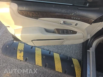 2008 Lexus LS 460 – miniatura 9