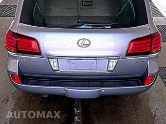 2008 Lexus LX 570 - miniatura 8