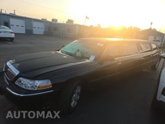 2008 Lincoln Town Car Executive w/Limousine Pkg