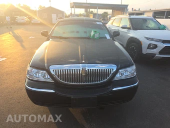 2008 Lincoln Town Car Executive w/Limousine Pkg – miniatura 2
