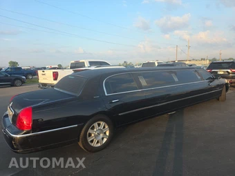 2008 Lincoln Town Car Executive w/Limousine Pkg – miniatura 4