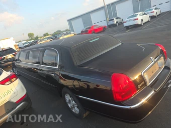 2008 Lincoln Town Car Executive w/Limousine Pkg – miniatura 6