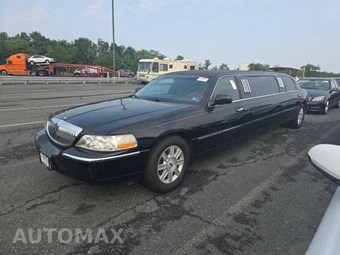 2008 Lincoln Town Car Executive w/Limousine Pkg