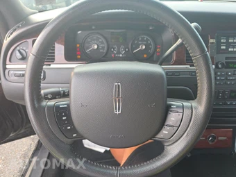 2008 Lincoln Town Car Executive w/Limousine Pkg - miniatura 10