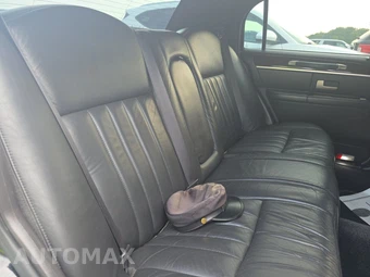 2008 Lincoln Town Car Executive w/Limousine Pkg - miniatura 14