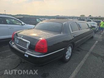 2008 Lincoln Town Car Executive w/Limousine Pkg - miniatura 4