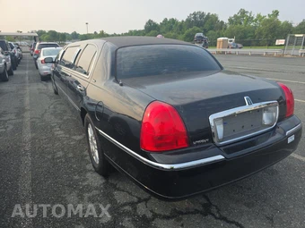 2008 Lincoln Town Car Executive w/Limousine Pkg - miniatura 6