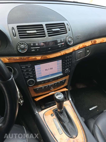 2008 Mercedes-Benz E 350 4MATIC Sedan – miniatura 10