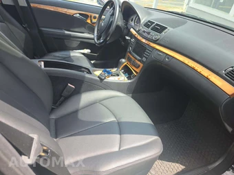2008 Mercedes-Benz E 350 4MATIC Sedan - miniatura 18