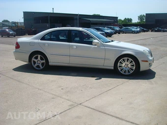 2008 Mercedes-Benz E 350 4MATIC Sedan – miniatura 2