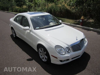 2008 Mercedes-Benz E-Class Base – miniatura 3